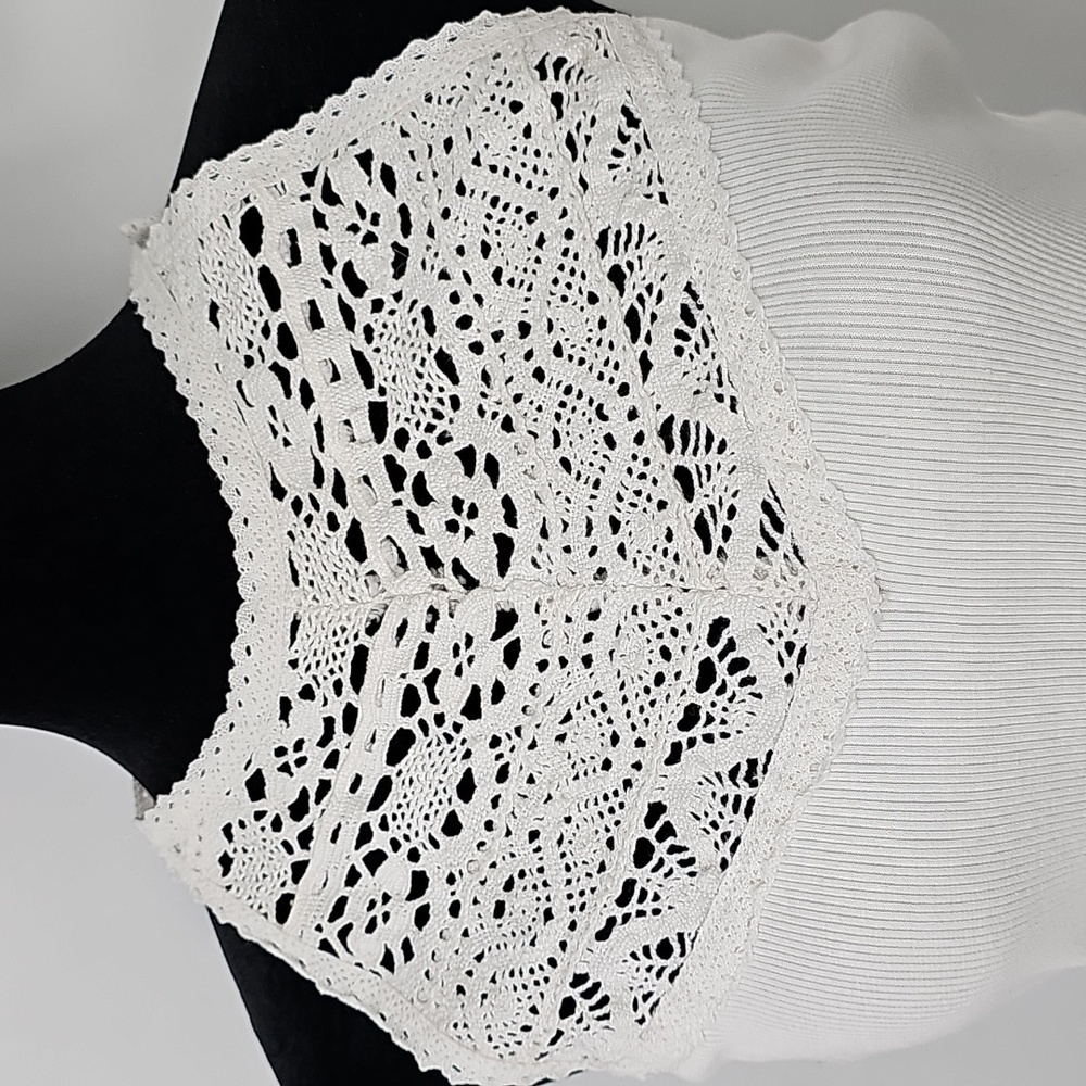 Free People Boho Crochet Halter Top w Lacey Tie Top Stretchy Ribbed Bottom Sz:L - Picture 3 of 9